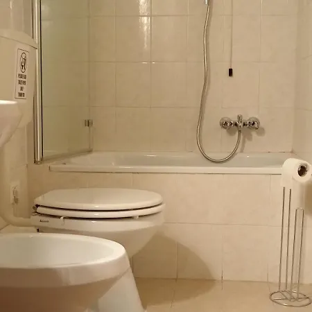 דירה Domus Cassinis Metro And Trains At Your Doorstep *